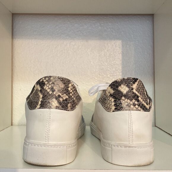 Steve Madden Bianka Sneakers Womens 10M White Studded Streetwear Minimalist - Picture 3 of 14